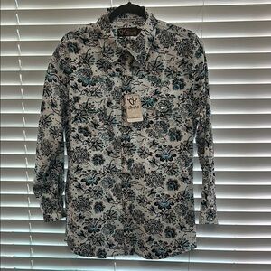 NWT- Women’s Western shirt by Cowboy Hardware.